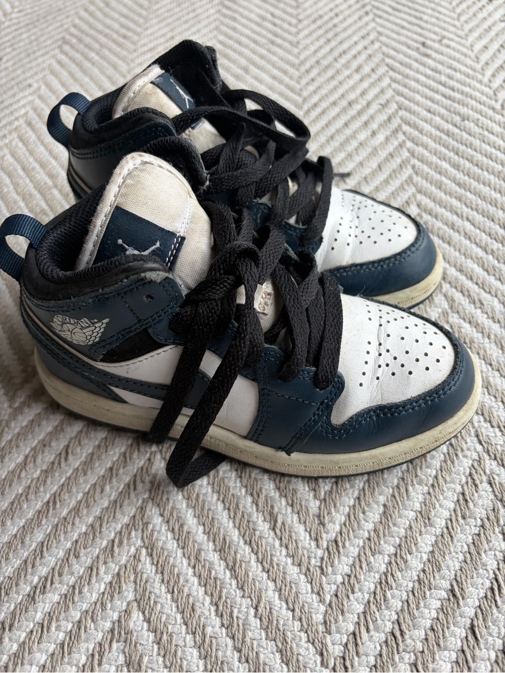 Kids Jordan 1 Mid, Size 11c